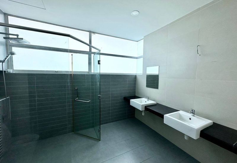 Perdana Lakeview East