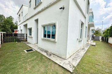 Perdana Lakeview East