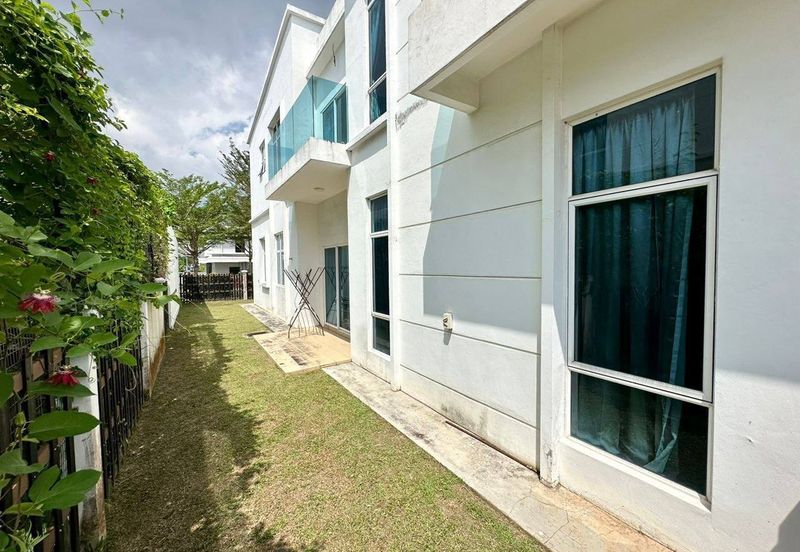 Perdana Lakeview East