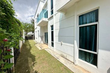 Perdana Lakeview East