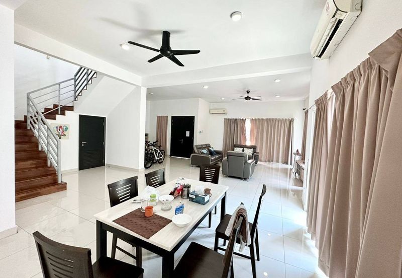 Perdana Lakeview East