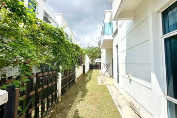 Perdana Lakeview East