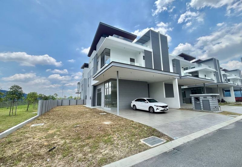 Broadleaf Residences, Hometree