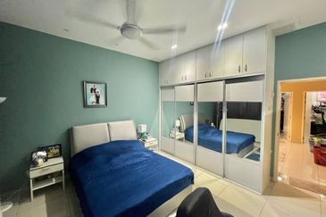 Evira @ Warisan Puteri