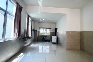 Perdana Lakeview East