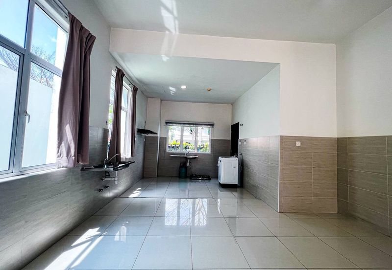 Perdana Lakeview East