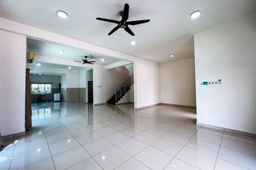 Perdana Lakeview East