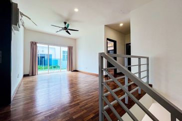 Perdana Lakeview East