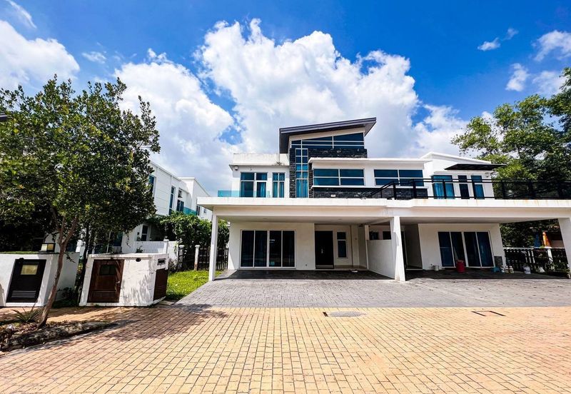 Perdana Lakeview East