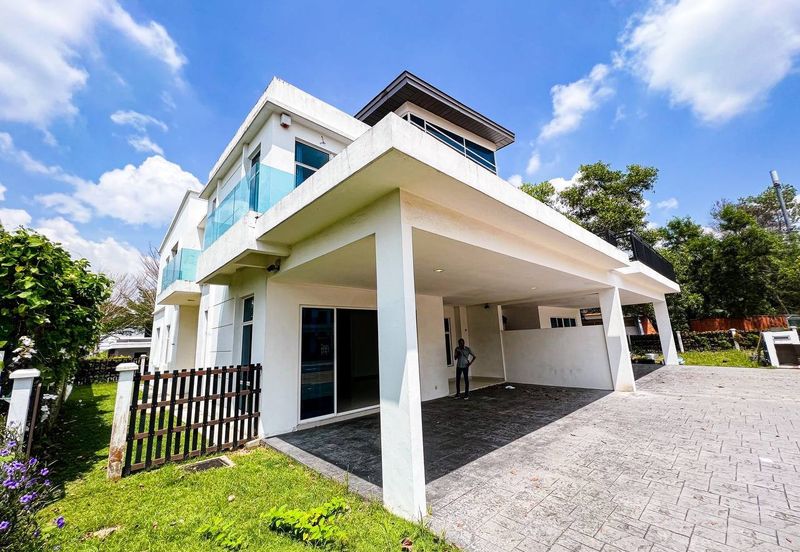 Perdana Lakeview East