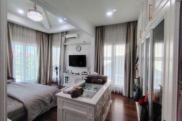 Lukisan @ Alam Impian