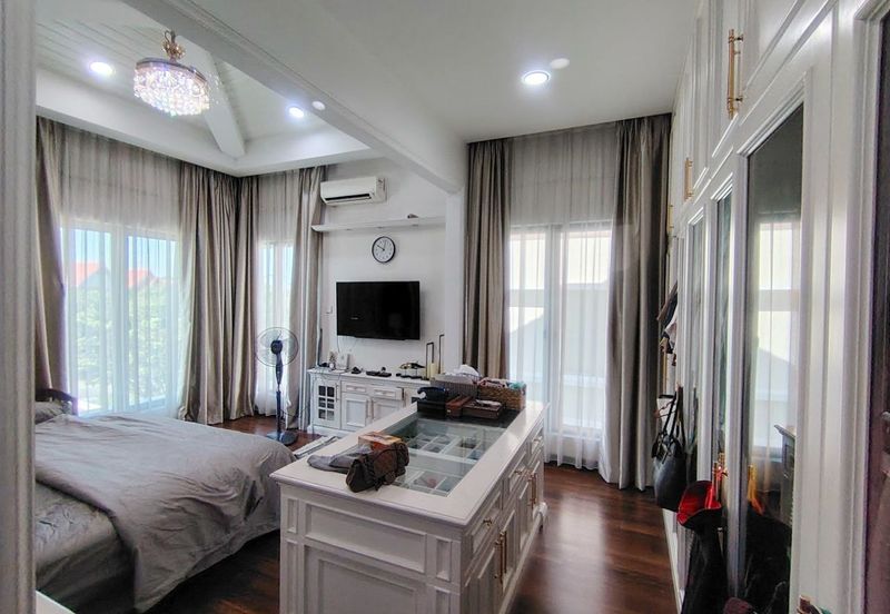 Lukisan @ Alam Impian