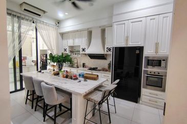 Lukisan @ Alam Impian