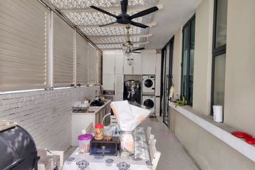 Lukisan @ Alam Impian