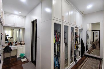 Lukisan @ Alam Impian