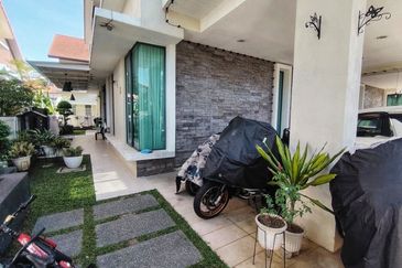 Lukisan @ Alam Impian