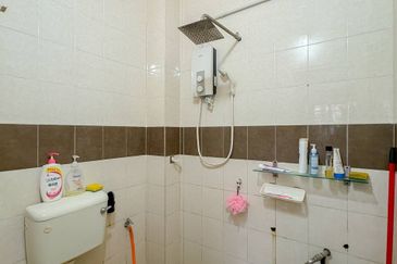 Seksyen 32, Shah Alam