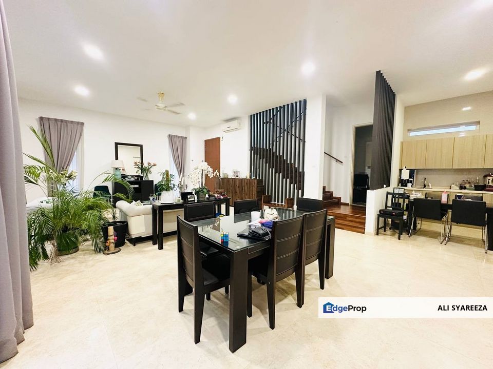 Lakefront Villa Cyberjaya 3 storey Link Bungalow for sale, Selangor, Cyberjaya