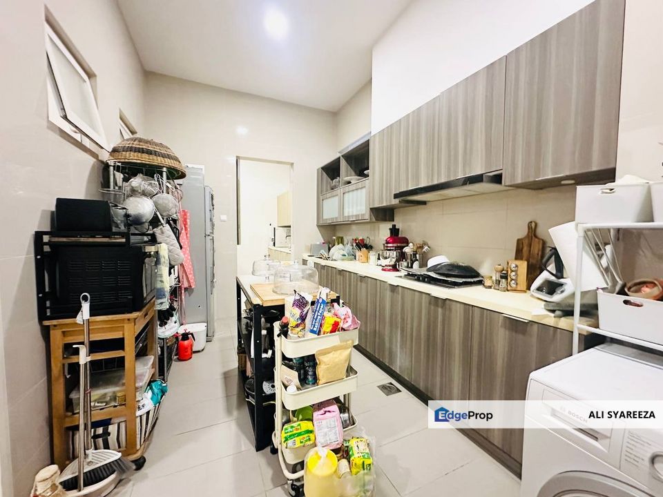 Lakefront Villa Cyberjaya 3 storey Link Bungalow for sale, Selangor, Cyberjaya