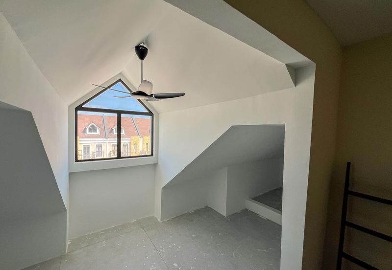 Monet Springtime @ Sunsuria City