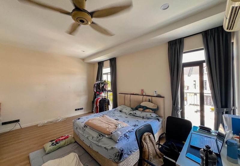 Monet Springtime @ Sunsuria City