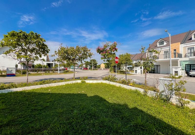 Monet Springtime @ Sunsuria City