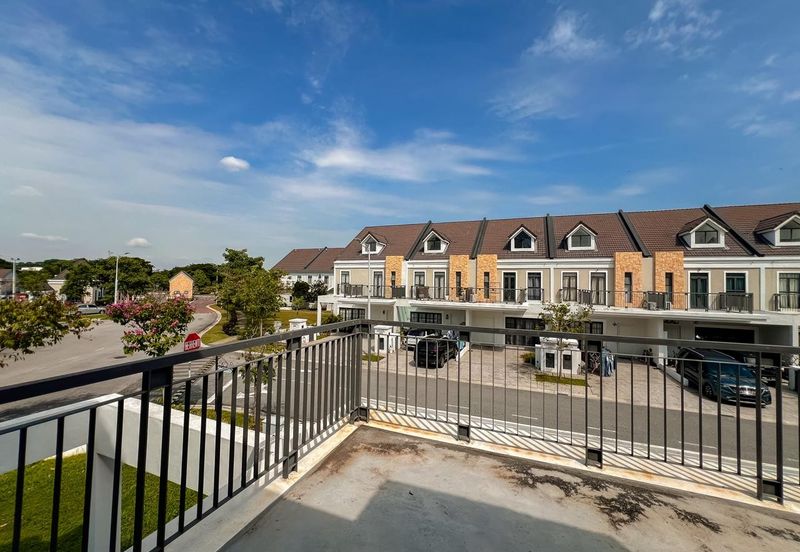 Monet Springtime @ Sunsuria City