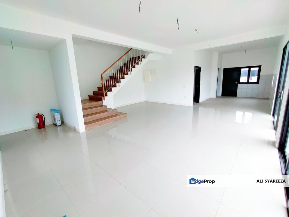 Serenia Aiora Serenia City Dengkil 2 storey terrace house for sale, Selangor, Dengkil