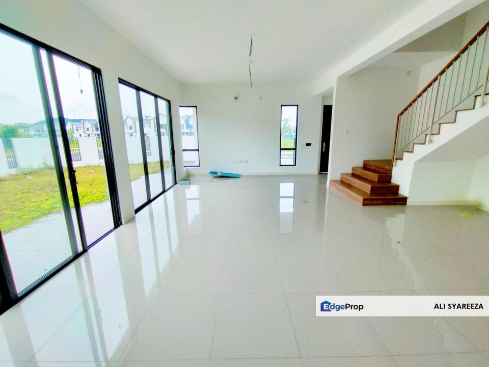 Serenia Aiora Serenia City Dengkil 2 storey terrace house for sale, Selangor, Dengkil