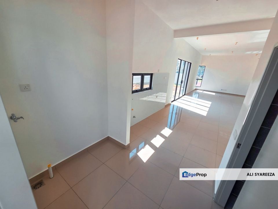 Sejati Lakeside 2 Cyberjaya double Storey Semi Detached house for sale, Selangor, Cyberjaya