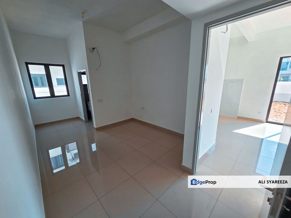 Sejati Lakeside 2 Cyberjaya double Storey Semi Detached house for sale, Selangor, Cyberjaya