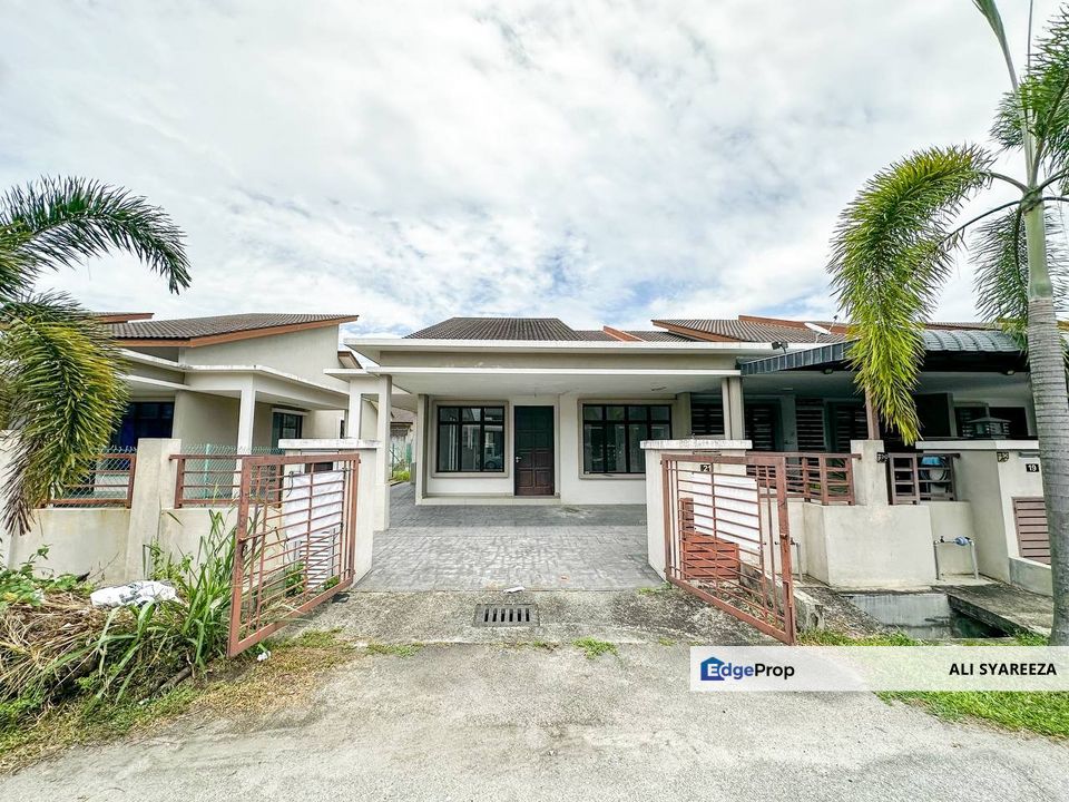 Bandar Mahkota Banting Single storey terrace ENDLOT house for sale, Selangor, Banting