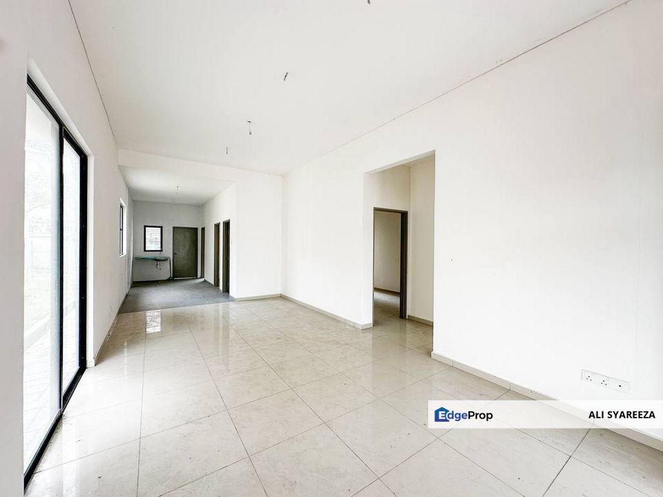 Bandar Mahkota Banting Single storey terrace ENDLOT house for sale, Selangor, Banting