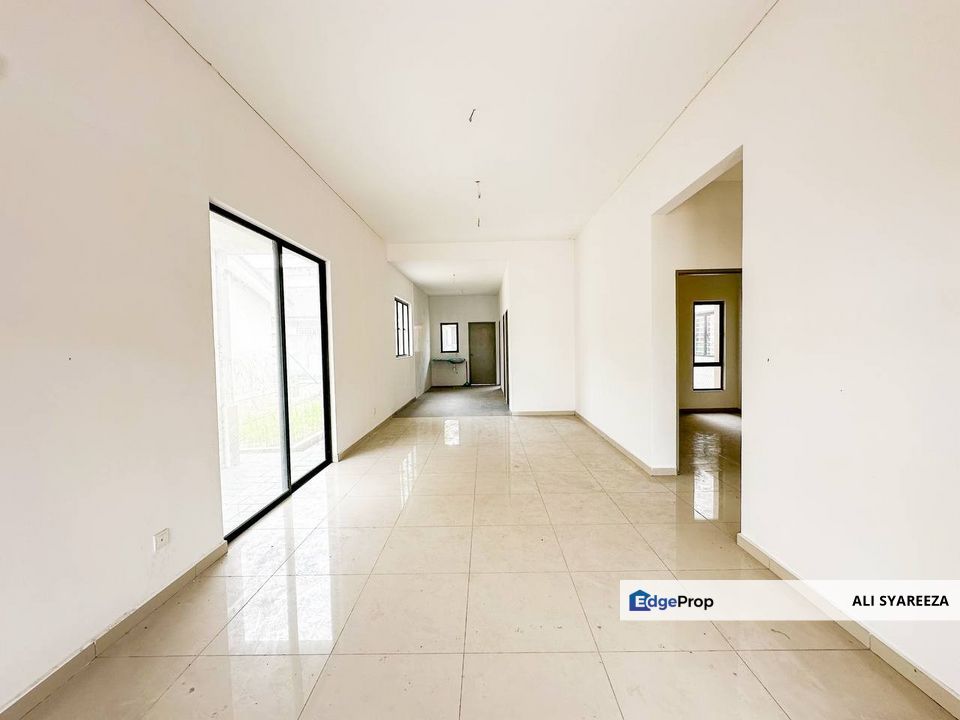 Bandar Mahkota Banting Single storey terrace ENDLOT house for sale, Selangor, Banting