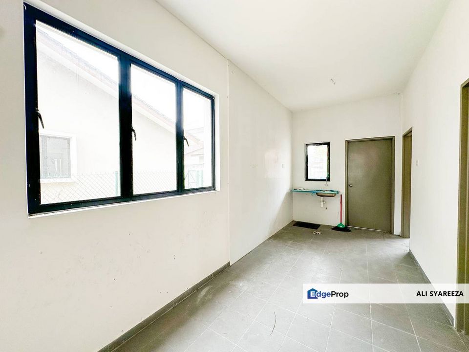 Bandar Mahkota Banting Single storey terrace ENDLOT house for sale, Selangor, Banting