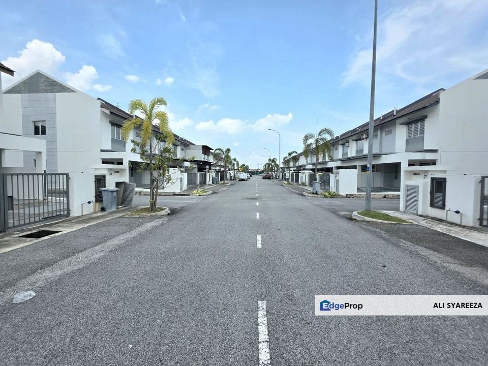 Bandar Mahkota Banting Double Storey terrace house for sale , Selangor, Banting