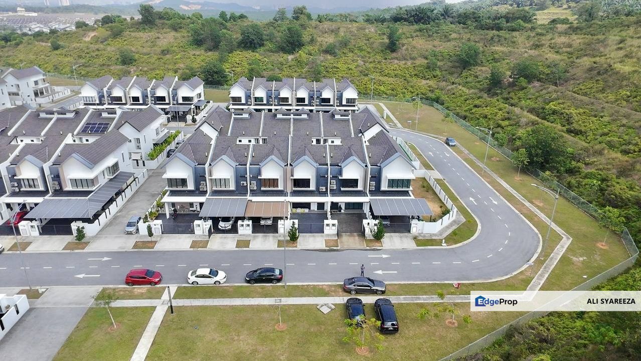 Serenia Aiora Serenia City Dengkil 2 storey terrace house for sale, Selangor, Dengkil