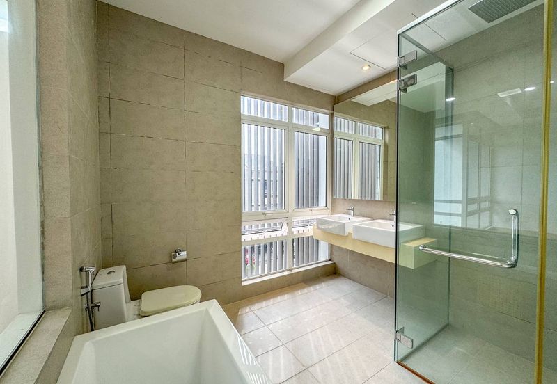 Duta Villa, Presint 14