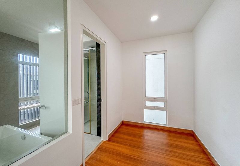 Duta Villa, Presint 14