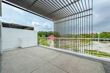 Duta Villa, Presint 14