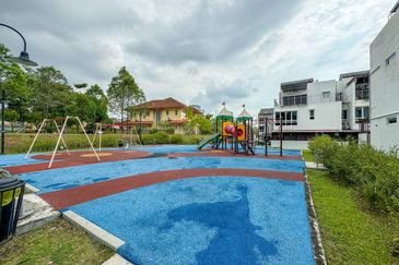 Duta Villa, Presint 14