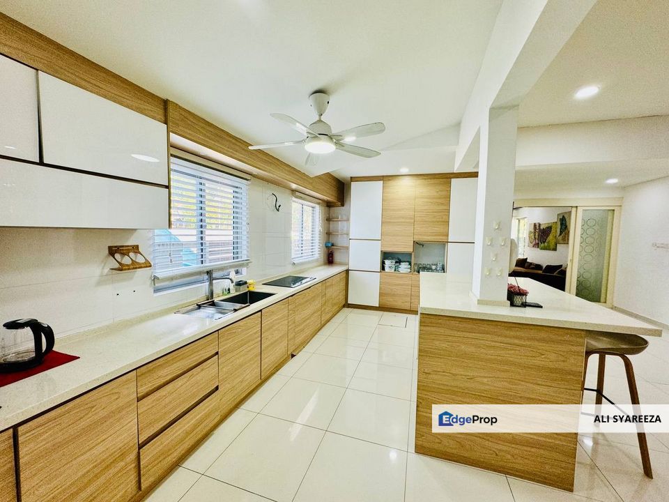 Laman Seri SEKSYEN 13 Shah Alam Triple storey Semi detached for sale, Selangor, Shah Alam