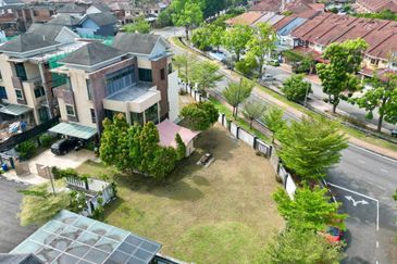 Kristal Court, Seksyen 7