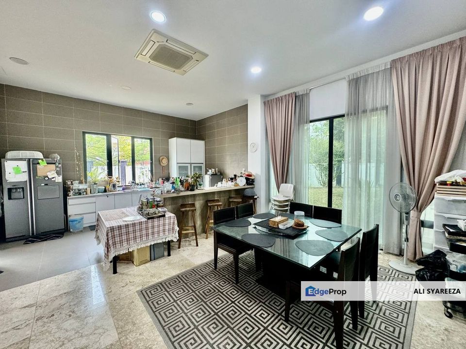 Kristal Court Seksyen 7 Shah Alam Triple Storey Bungalow for sale, Selangor, Shah Alam