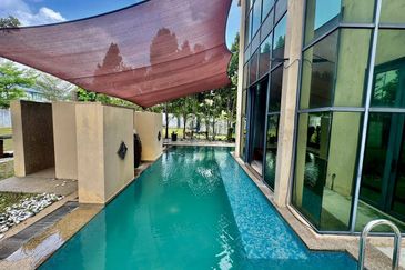 Kristal Court, Seksyen 7