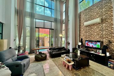 Kristal Court, Seksyen 7