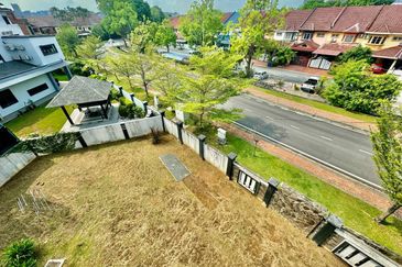 Kristal Court, Seksyen 7