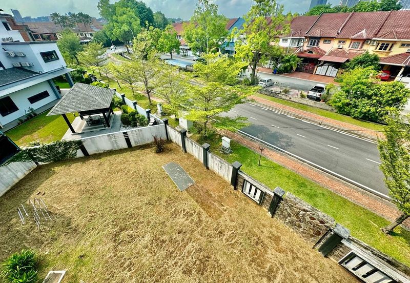 Kristal Court, Seksyen 7