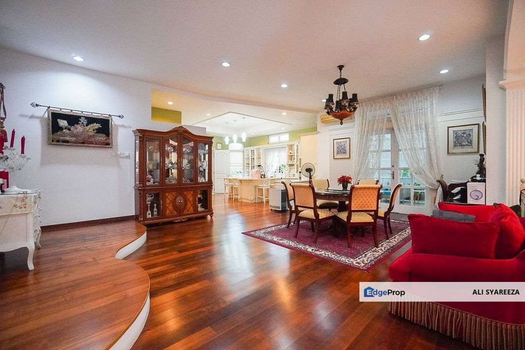 SS 19 Subang Jaya two and half Storey Bungalow for sale, Selangor, Subang Jaya