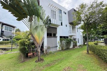 Symphony Hills Schumann